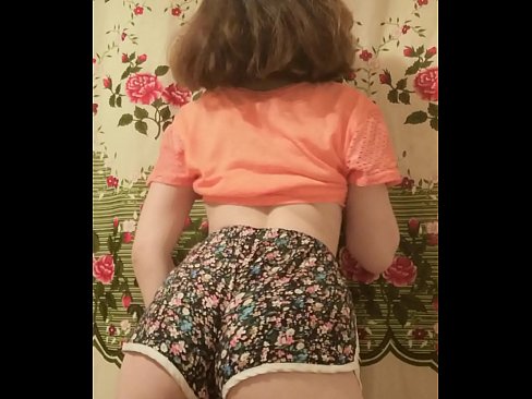❤️ Sexet ung babe laver en striptease ved at filme sine shorts på kamera ❤️ Porno vk at da.redporn-tv.ru ❤